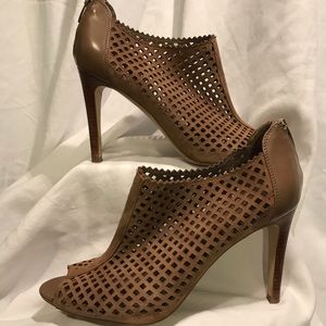Host Pick - EUC - Marc Fisher Peep Toe Heels